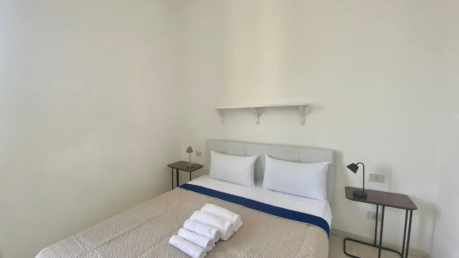 Modica Home, Graziosa E Silenziosa, Nel Cuore Del Quartiere Famagosta Mediolan 0*,