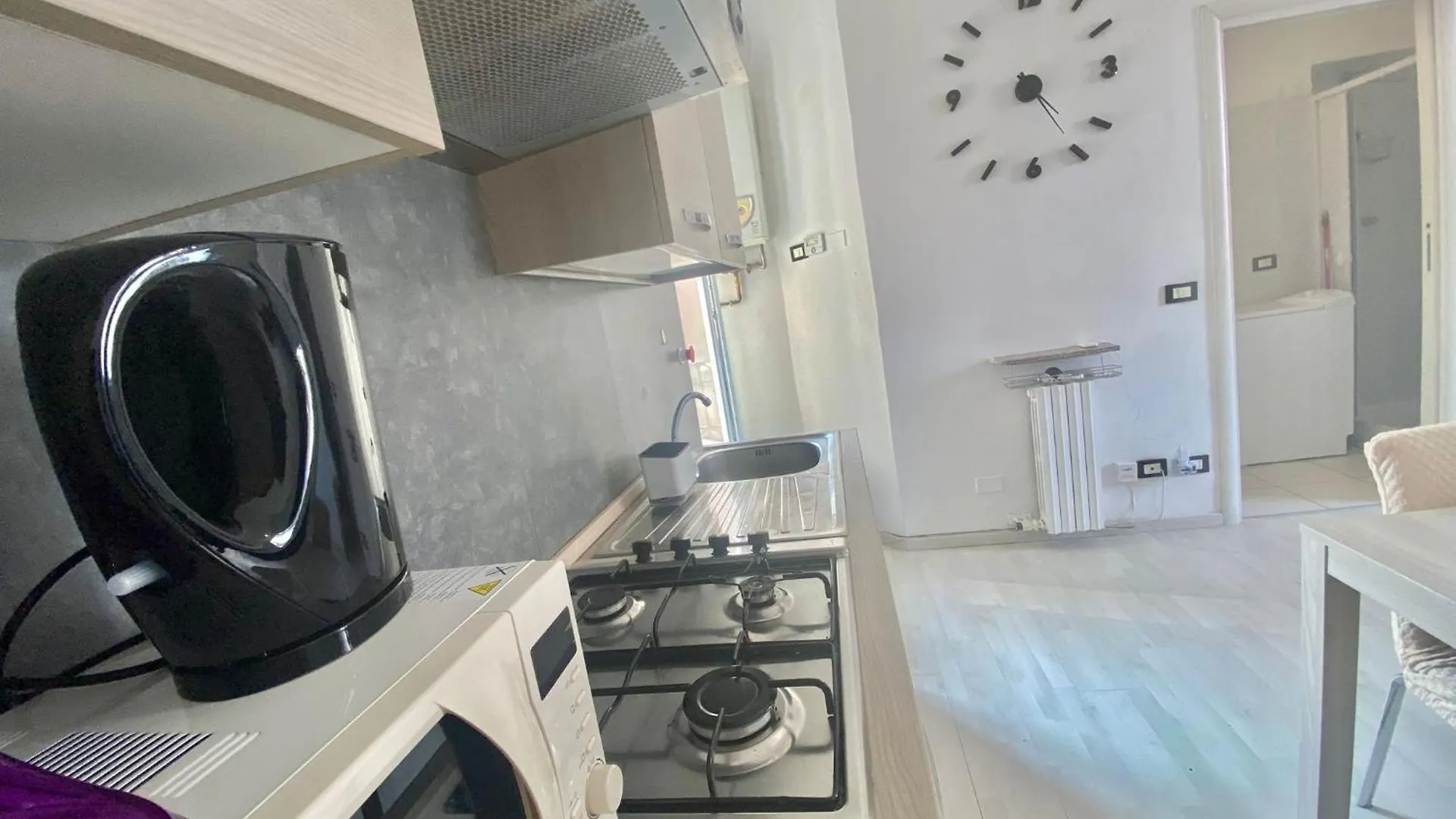 Modica Home, Graziosa E Silenziosa, Nel Cuore Del Quartiere Famagosta Mediolan 0*,  Włochy